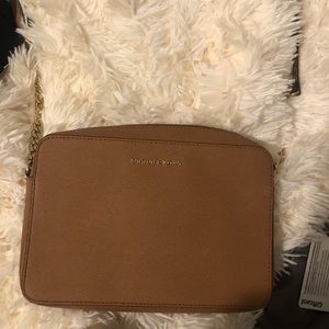 Michael kors crossbody
